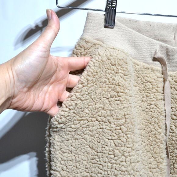 Gilly Hicks Hollister Tan Sherpa Cropped Hoodie Size Small Pants Size XS - Picture 14 of 16